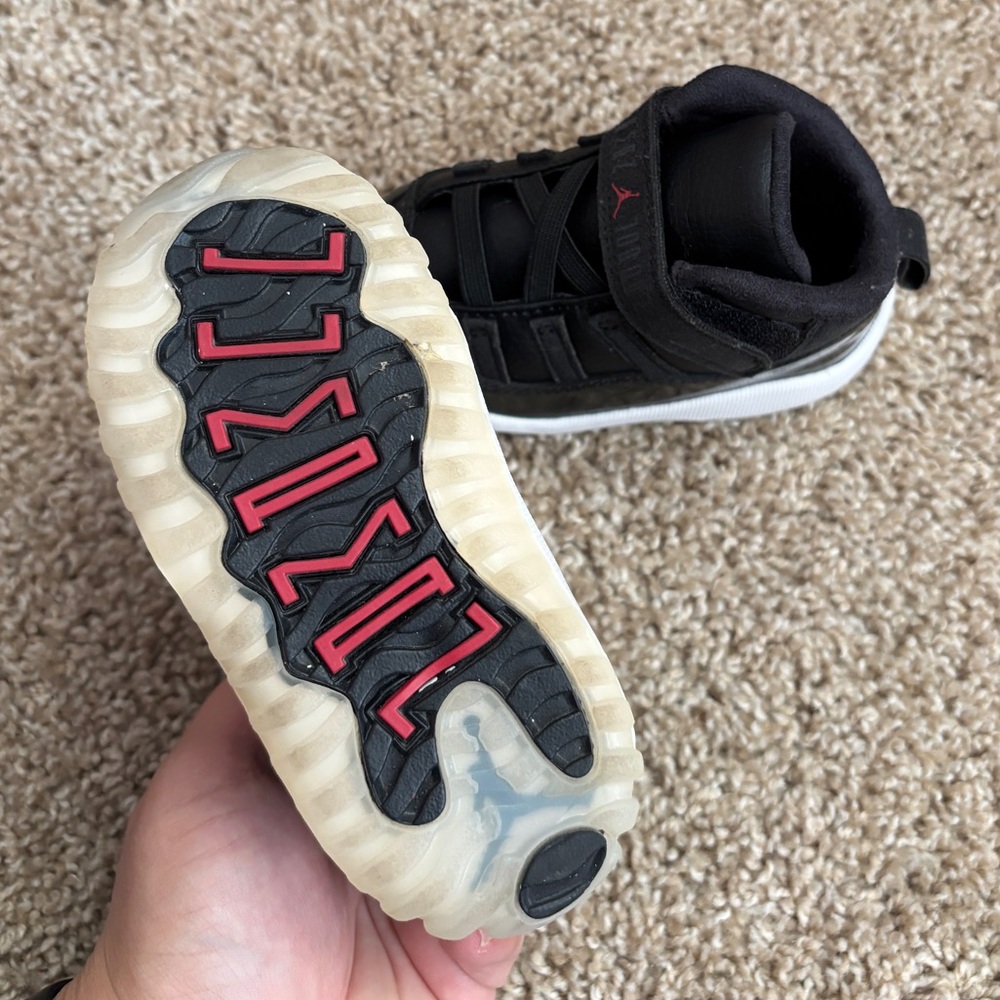 Jordan 11 - Picture 3 of 8